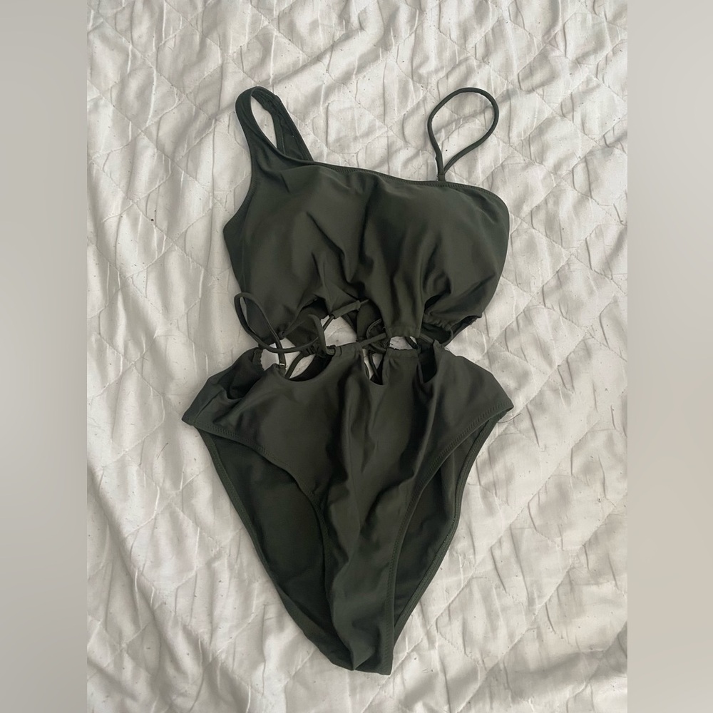 Green staple one piece